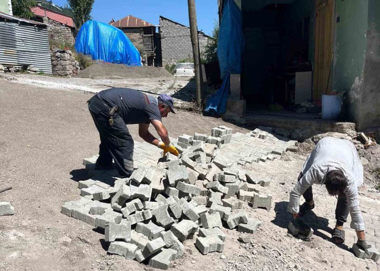 Posof’ta yol yapım çalışmaları sürüyor