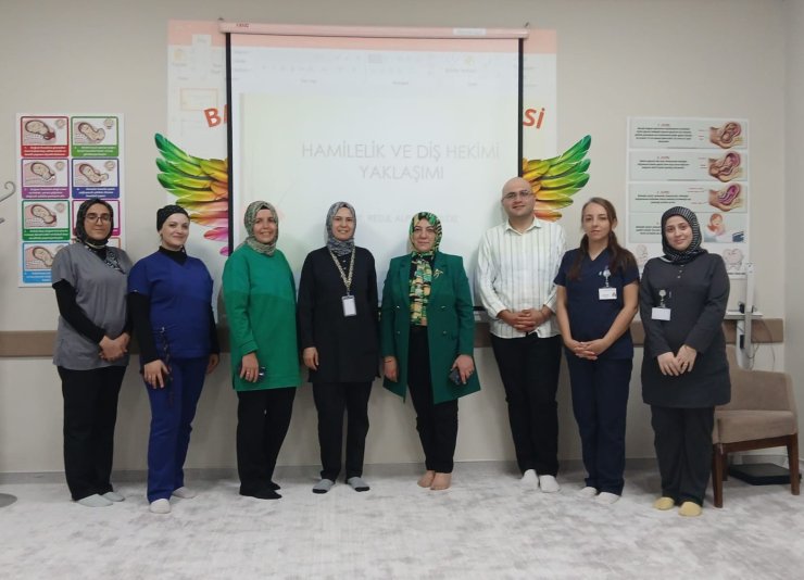 Bayburt’ta anne adaylarına ağız ve diş sağlığı eğitimi veriliyor