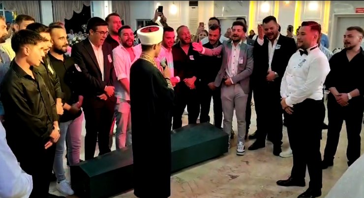 Damada ölmeden cenaze töreni düzenlediler