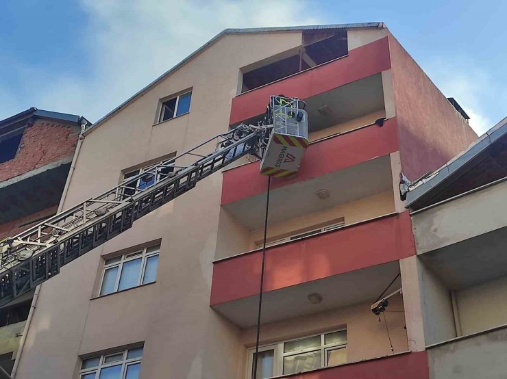 Türkeli’de apartman dairesinde yangın