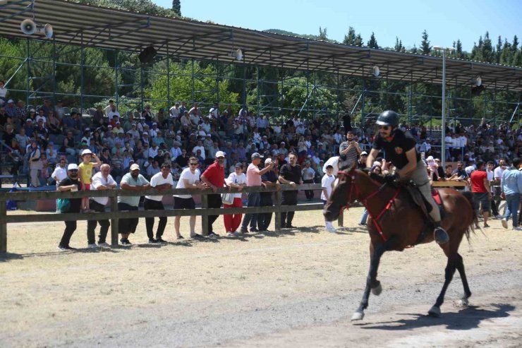 Rahvan at yarışları heyecanında sıra Gölcük koşusunda