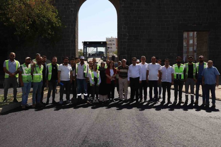 Bucak, asfalt çalışmasını yerinde inceledi