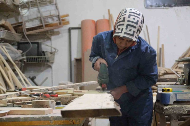 Kadın girişimci tek başına hem üretiyor hem onarıyor!