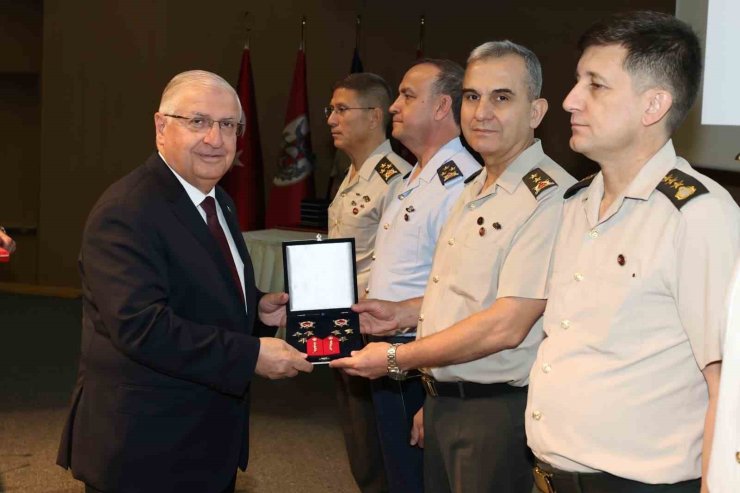 Bakan Güler: "Ordumuz, dünyanın önde gelen güçlerinden biri olma vasfını açıkça ortaya koymaktadır"