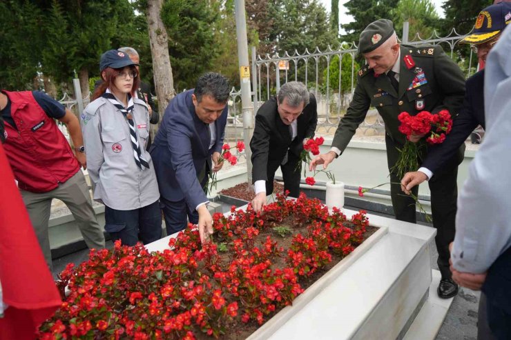 Zafer Bayramı’nda şehitler unutulmadı