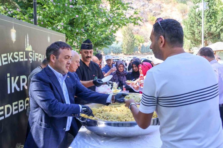 Şeyh Edebali Külliyesi’nde şifalı pilav etkinliği devam ediyor