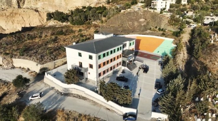 Defne’de yapımı tamamlanan Dursunlu Gazi İlkokulu/Ortaokulu eğitim dönemine hazır