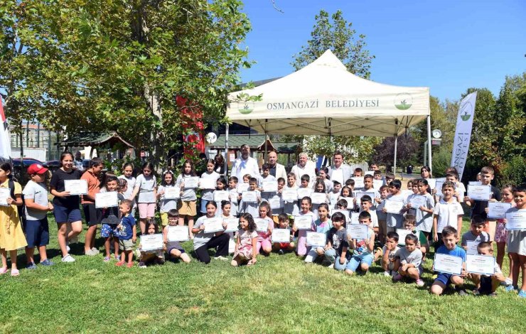 Osmangazi’de 8 bin 24 çocuk yüzme keyfi yaşadı