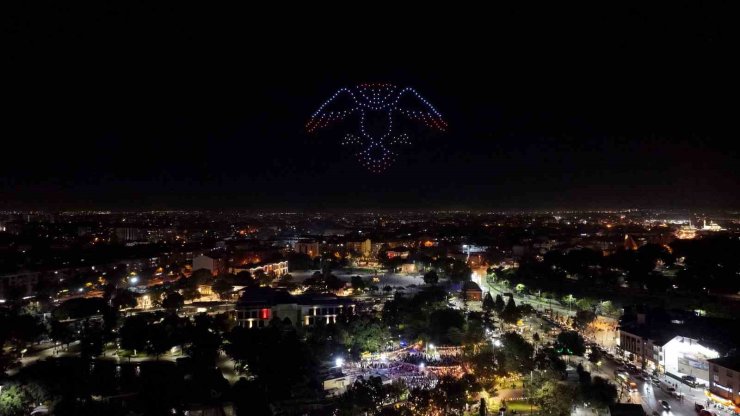 Konya Büyükşehir 30 Ağustos Zafer Bayramı’na özel 250 dron ile ışık gösterisi gerçekleştirdi