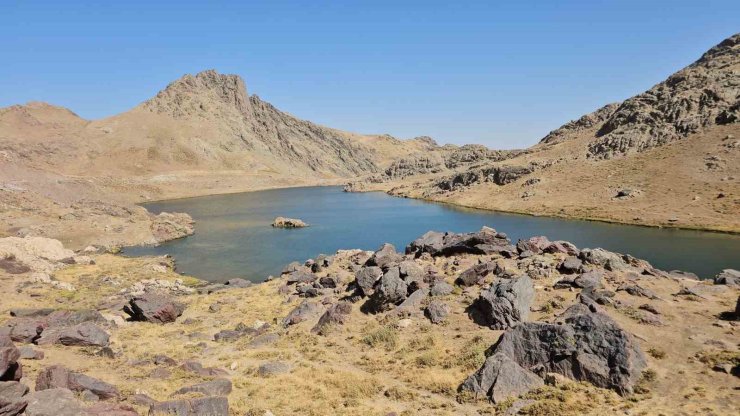 Sat Gölleri doğa tutkunlarını hayran bırakıyor