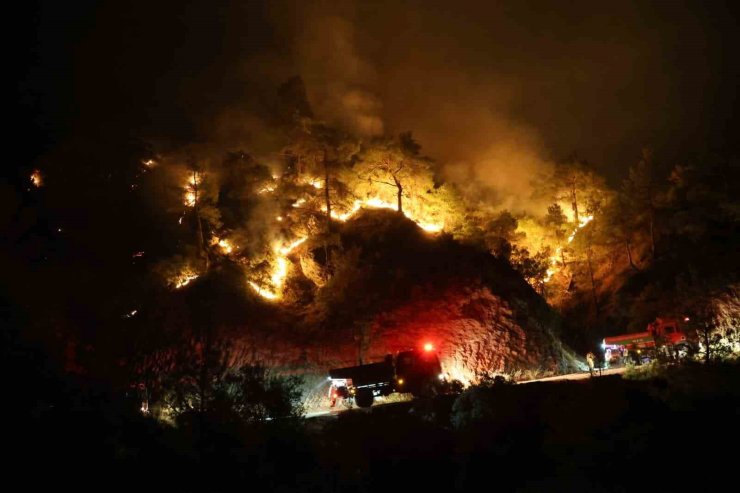 Buharkent’i de etkileyen yangını söndürme çalışmaları sürüyor