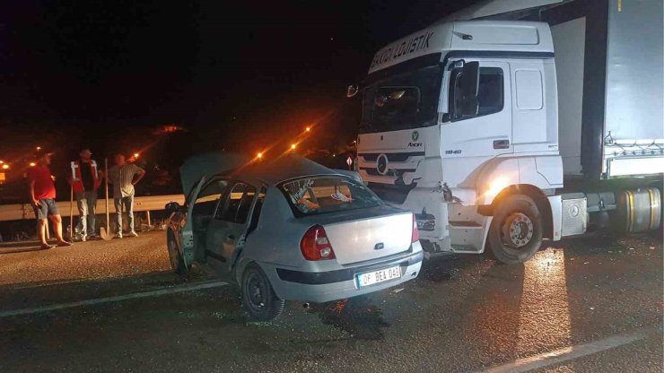 Kırıkkale’de tır ile otomobil çarpıştı: 6 yaralı