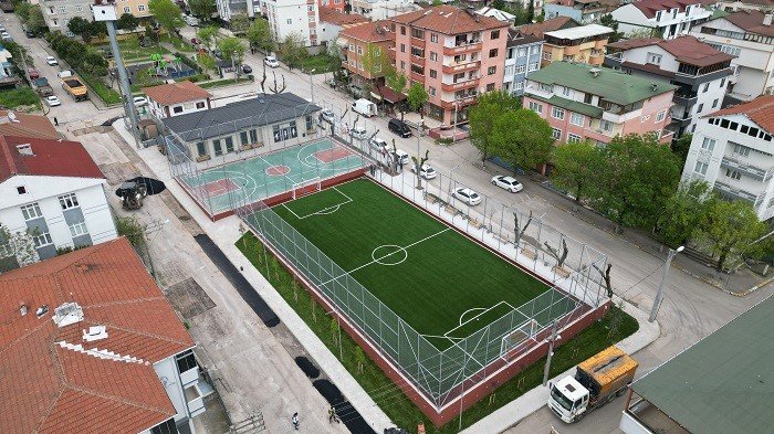 Körfez’in futbol okulunda 750 çocuk eğitim görüyor