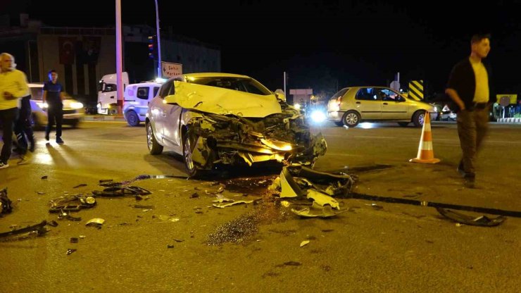 Tavşanlı ‘da trafik kazası, 3 yaralı