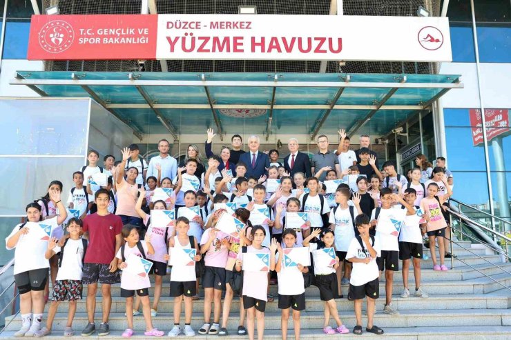 Roman çocuklar yüzme öğrendi