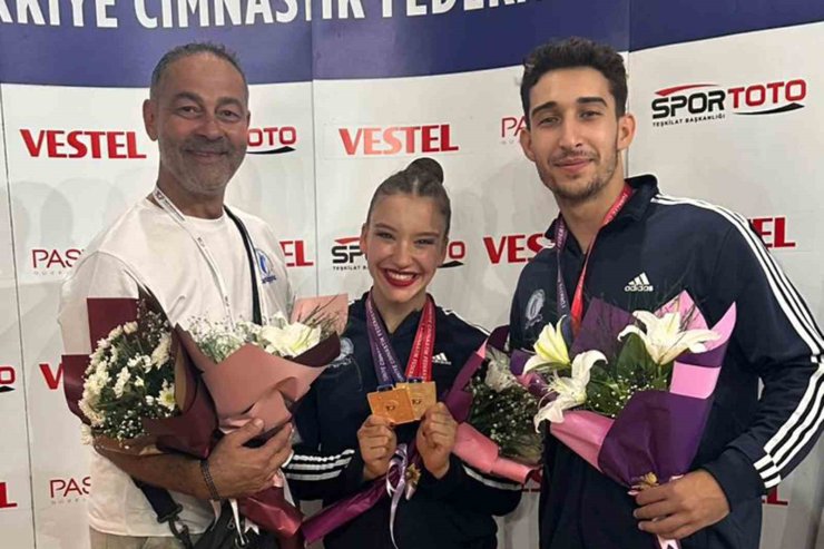 Şampiyonlardan bir başarı daha