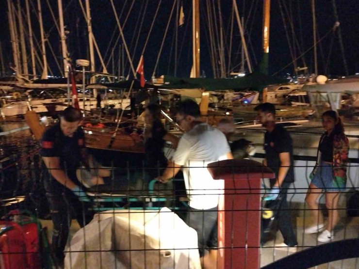Teknede fenalaşan turist hastaneye kaldırıldı