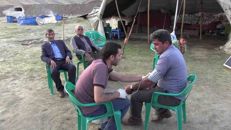 Siirt’te göçer vatandaşlara yaylada sağlık hizmeti