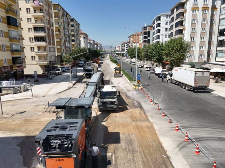 Çorum Belediyesi’nden şehir genelinde eş zamanlı asfalt atağı