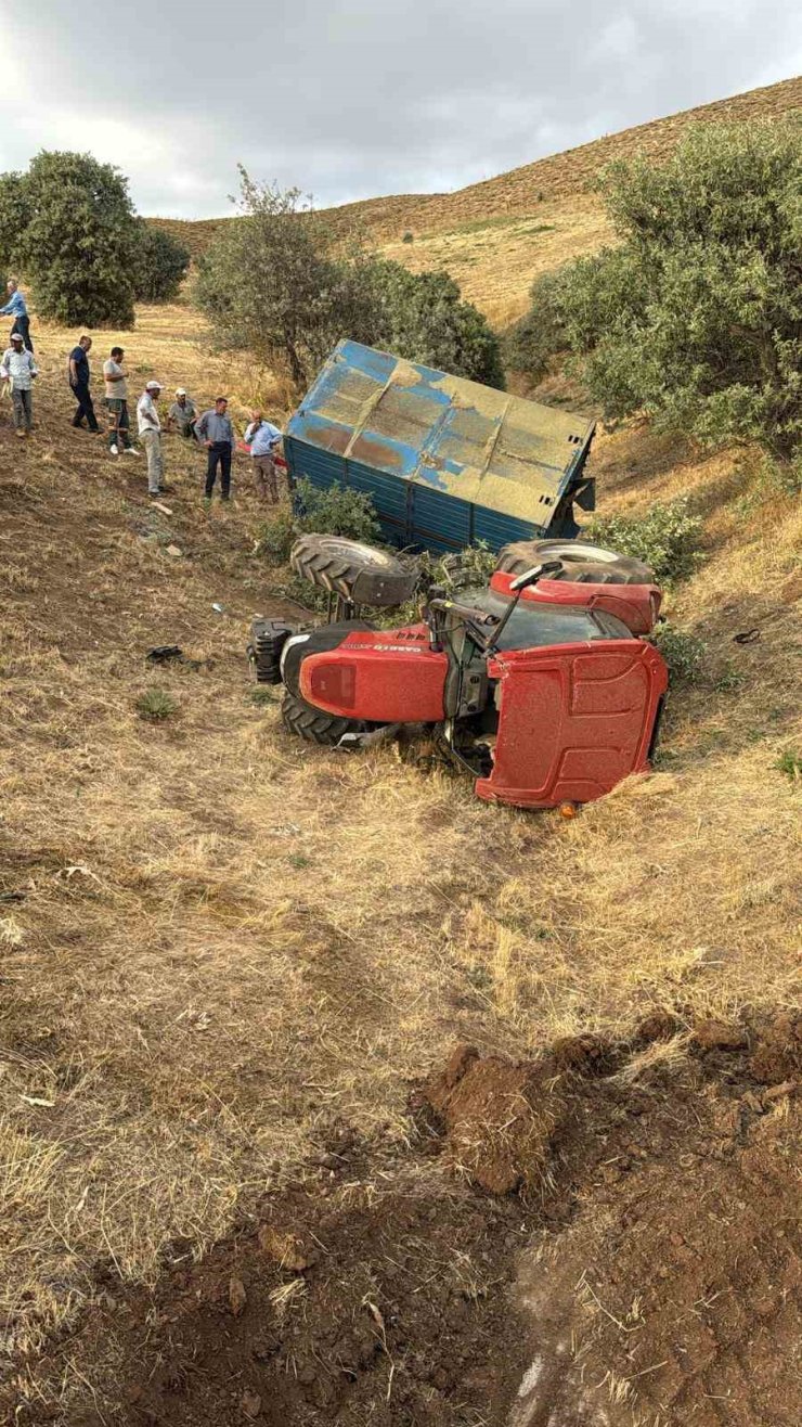 Karayazı’da traktör devrildi