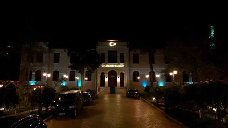 Dumansız bir hayat için Bilecik Valiliğinden mavi ışık