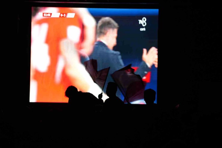 Kırıkkaleliler, A Milli Takım’ın galibiyet sevincini meydanda yaşadı