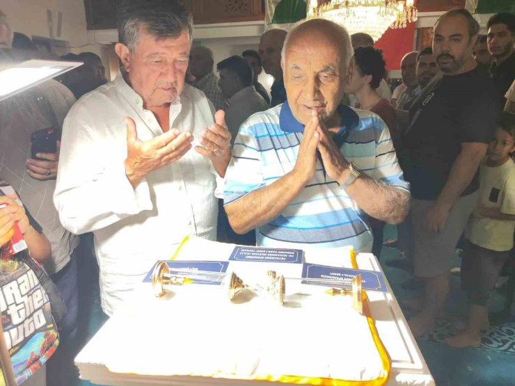 Kuşadası’nda mukaddes emanetler ziyarete açıldı