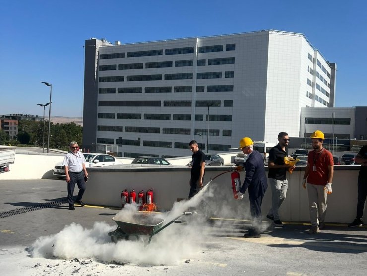 Kütahya Şehir Hastanesi’nde yangına ilk müdahale eğitimi