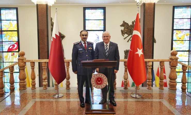 Bakan Güler, Katar Genelkurmay Başkanı Al Mannai ve Katar Kara Kuvvetleri Komutanı Al-Attiyah ile görüştü