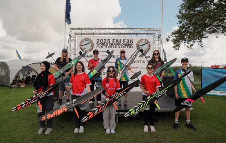 Türk Kızları, Uluslararası Havacılık Yarışması’nda ilk üçe girdi