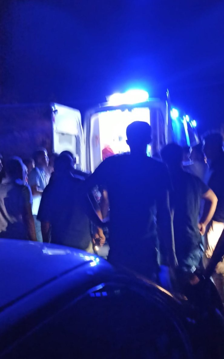 Uçuruma yuvarlanan otomobil sürücüsü yaralandı