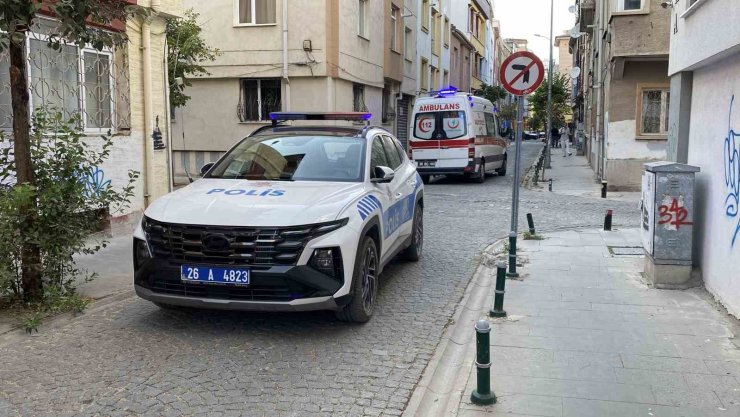 Daireden yayılan ağır koku ekipleri harekete geçirdi