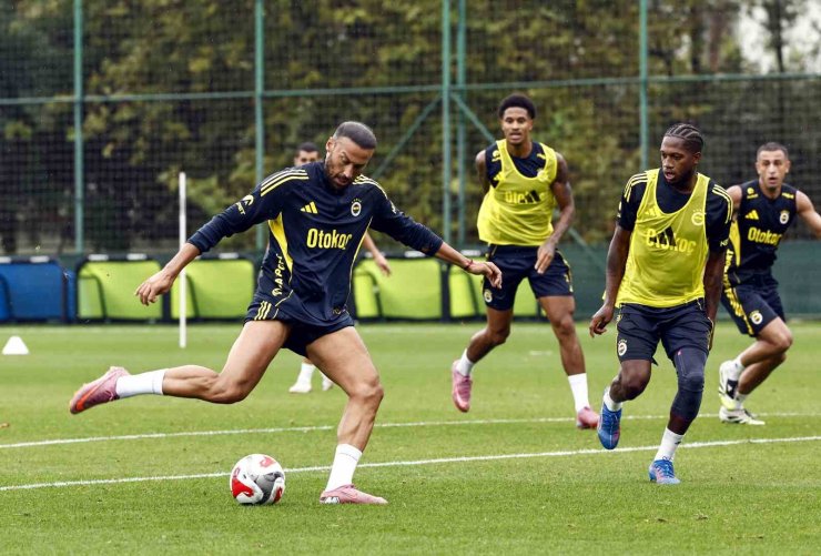 Fenerbahçe, hazırlıklarını sürdürdü