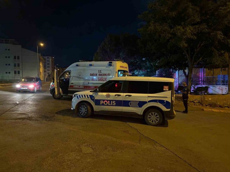 Tartıştığı şahsı caminin bahçesinde bıçakladı: 1 yaralı