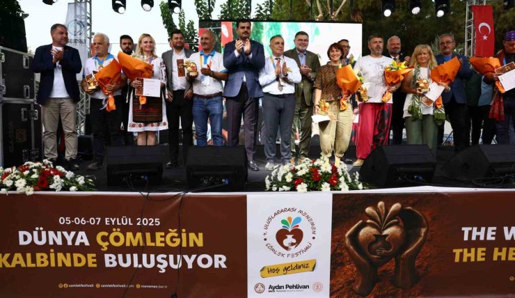 Menemen Belediyesi Uluslarası Çömlek Festivali’ne muhteşem final