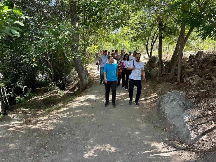 Niğde’de Halk Sağlığı Haftası etkinlikleri kapsamında doğa yürüyüşü