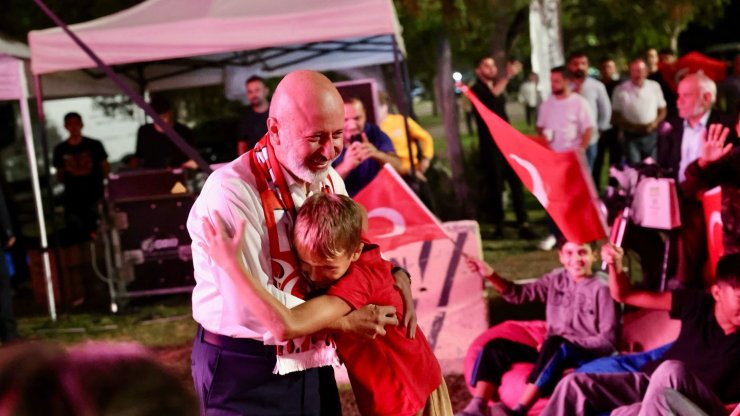 Dev ekranda milli maç heyecanı Kocasinan’da yaşandı