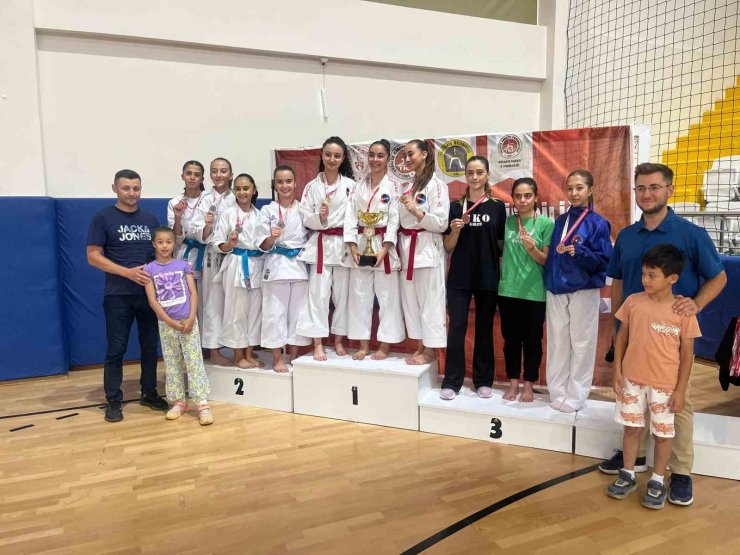 Kütahya karate ligi ilk ayağı Tavşanlı’da gerçekleşti