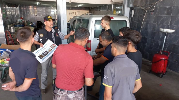 Narkotik polisinden vatandaşlara bilgilendirme çalışması