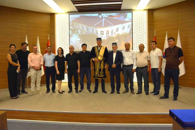 Özkasap, Özbekistanlı üzüm üreticilerini bilgilendirdi