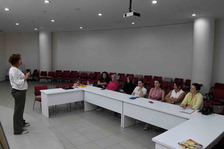 Osmangazi Belediyesi’nden velilere özel kitap atölyesi