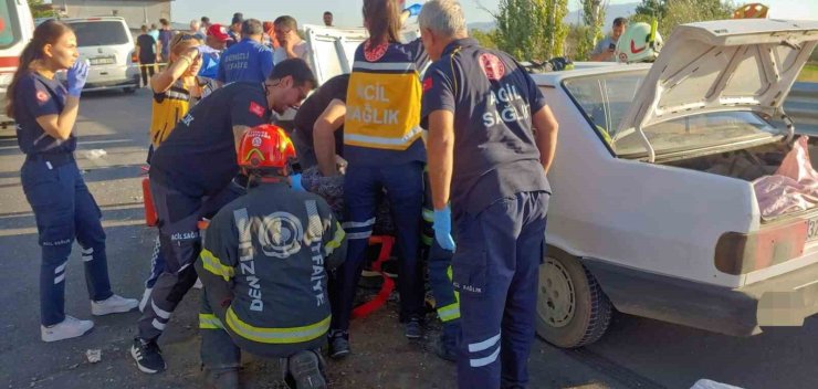 Kazazedelere yardım etmek isterken kazaya neden oldu