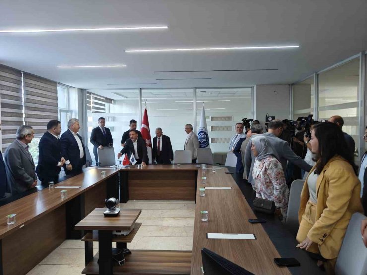 ERÜ’de hem açılış hem protokol töreni