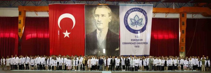 ESOGÜ Tıp Fakültesi’nin yeni öğrencileri beyaz önlüklerini giydi