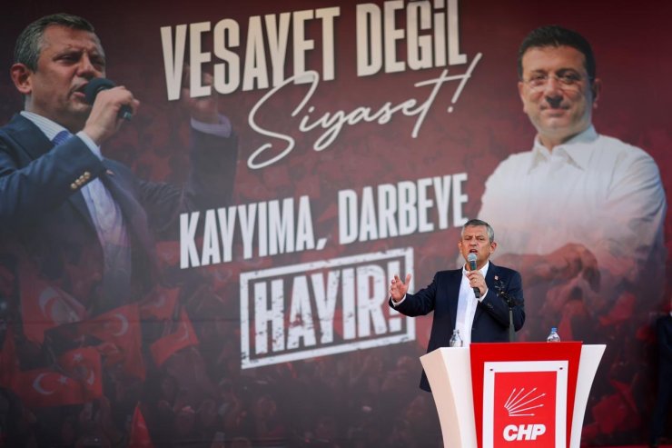 CHP Genel Başkanı Özel: "CHP’nin babaevine kimse el uzatamaz"