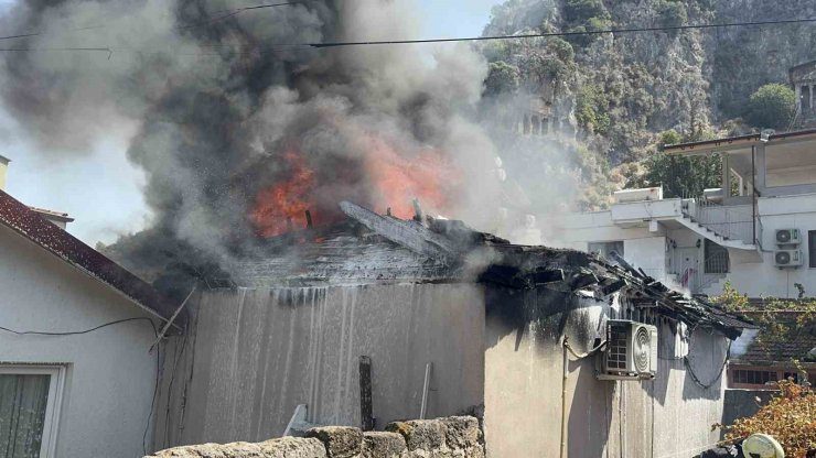Fethiye’de ev yangını korkuttu