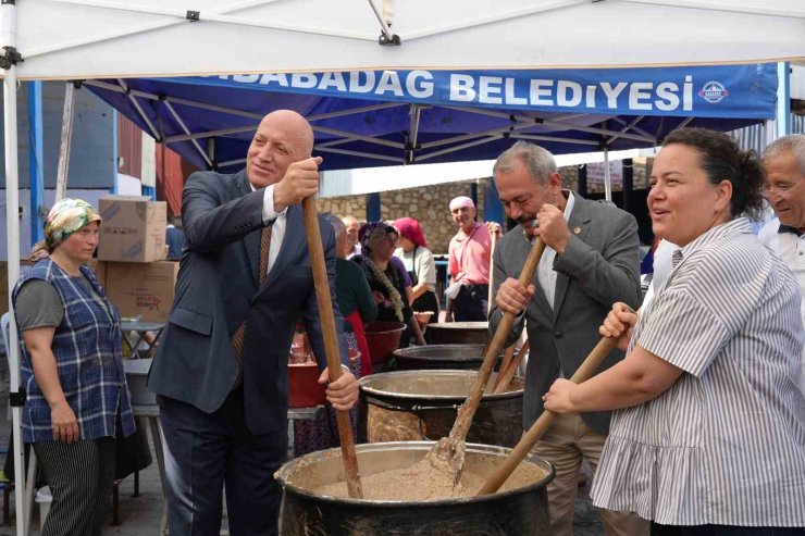 Babadağ’da 26.’sı düzenlenen geleneksel etkinlikte 10 ton keşkek ikram edildi