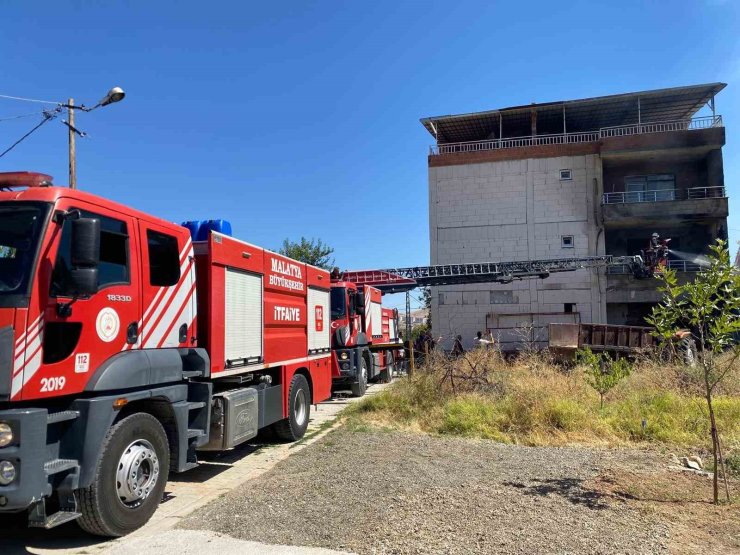 Malatya’da ev yangını korkuttu