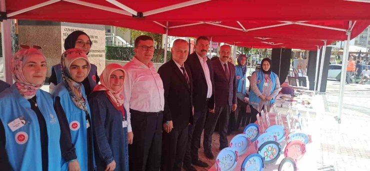 Diyanet Gençlik Merkezinden karma sergi