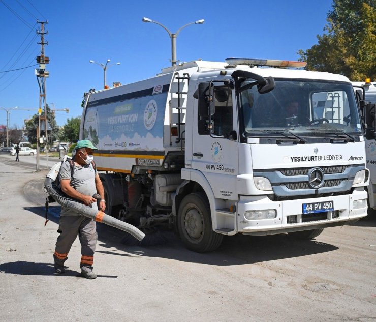 Yeşilyurt Belediyesi’nin temizlik seferberliği sürüyor